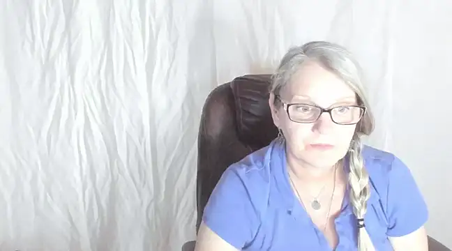 Snapshot of irinamaux chatting on February 2025 12:03:02 PM irinamaux online show from February 2025 12:03:02 PM