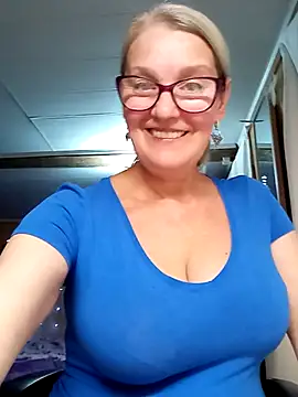 Snapshot of irinamaux chatting on October 2025 04:16:02 PM irinamaux online show from October 2025 04:16:02 PM