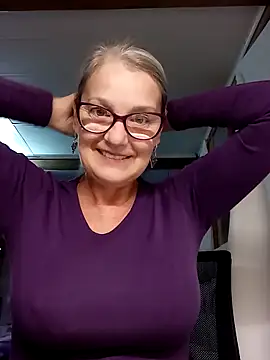 Snapshot of irinamaux chatting on October 2025 05:18:01 AM irinamaux online show from October 2025 05:18:01 AM