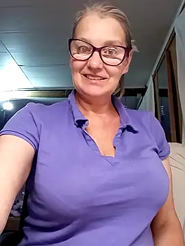 Snapshot of irinamaux chatting on October 2025 02:45:02 AM irinamaux online show from October 2025 02:45:02 AM