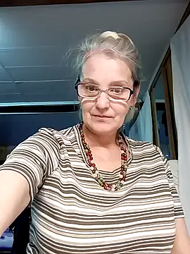 Snapshot of irinamaux chatting on October 2025 04:51:02 PM irinamaux online show from October 2025 04:51:02 PM