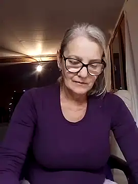 Snapshot of irinamaux chatting on October 2025 11:18:02 PM irinamaux online show from October 2025 11:18:02 PM