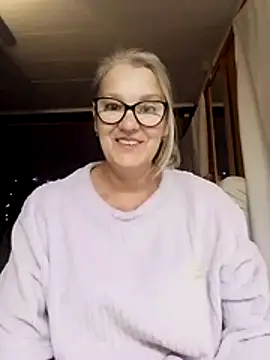 Snapshot of irinamaux chatting on November 2025 06:04:02 AM irinamaux online show from November 2025 06:04:02 AM