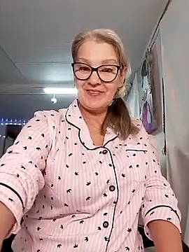 Snapshot of irinamaux chatting on November 2025 05:06:01 PM irinamaux online show from November 2025 05:06:01 PM