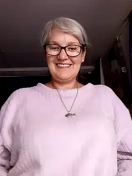 irinamaux online show from June 2026 07:12:02 PM