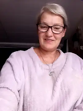 irinamaux online show from June 2026 12:35:02 AM
