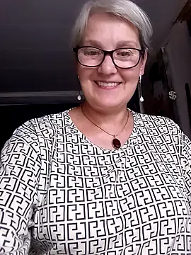 irinamaux online show from June 2026 05:17:02 PM