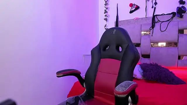 emily madrid online show from January 2026 10:02:02 PM