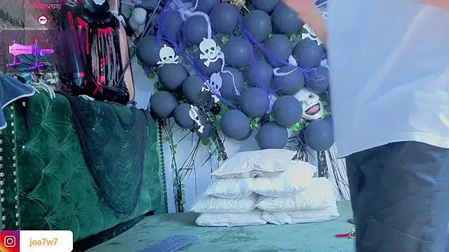 Levii Ackermann online show from October 2025 01:45:02 PM