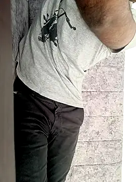 Snapshot of mr_slim_body chatting on February 2026 05:37:01 AM mr slim body online show from February 2026 05:37:01 AM