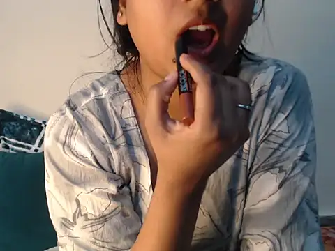 Freya nia online show from January 2026 01:57:02 PM