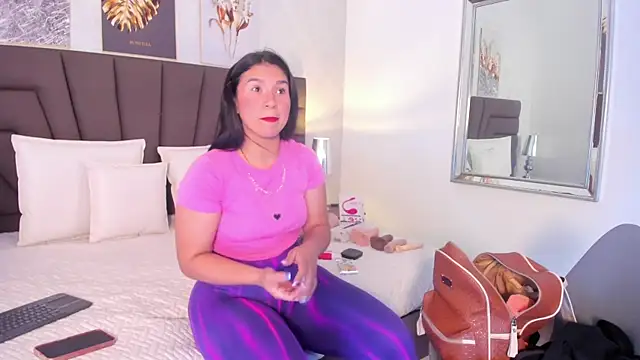 Snapshot of Sofi_Perez_ chatting on February 2025 11:33:02 AM Sofi Perez online show from February 2025 11:33:02 AM