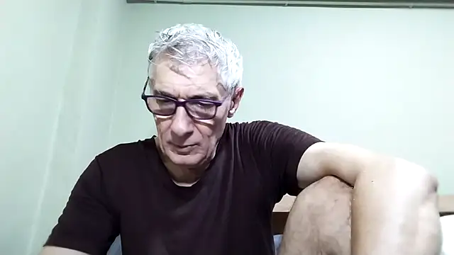 Snapshot of BIGUNCUTHARDCOCK chatting on November 2025 01:04:02 AM BIGUNCUTHARDCOCK online show from November 2025 01:04:02 AM