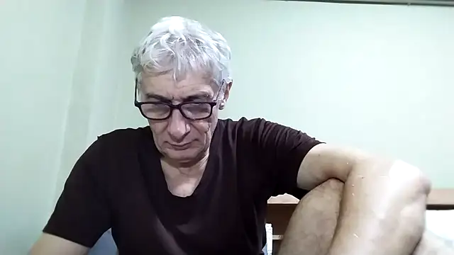 Snapshot of BIGUNCUTHARDCOCK chatting on November 2025 01:53:01 AM BIGUNCUTHARDCOCK online show from November 2025 01:53:01 AM