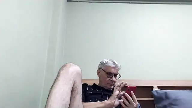 BIGUNCUTHARDCOCK online show from January 2026 01:19:01 AM