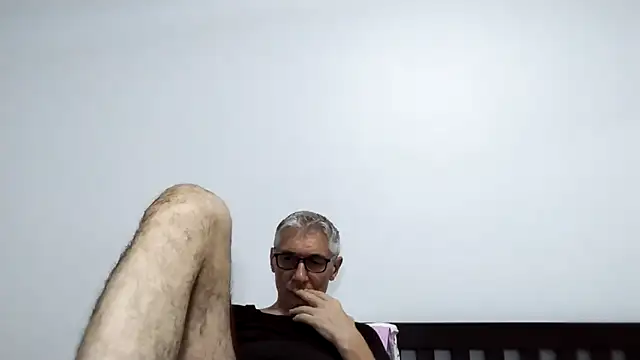 BIGUNCUTHARDCOCK online show from April 2026 01:42:02 PM