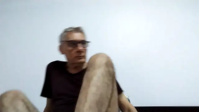 BIGUNCUTHARDCOCK online show from May 2026 11:43:02 PM