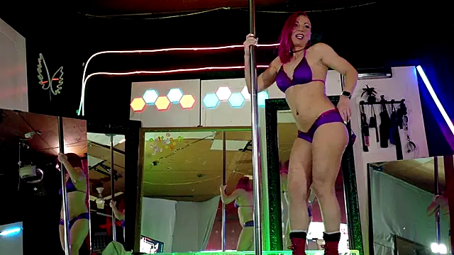 Snapshot of MadisonMarie chatting on March 2026 06:13:02 AM MadisonMarie online show from March 2026 06:13:02 AM