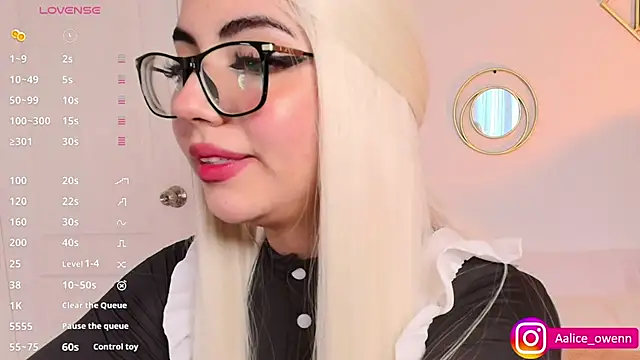 Snapshot of Aliceowenn chatting on March 2025 09:05:02 PM Aliceowenn online show from March 2025 09:05:02 PM