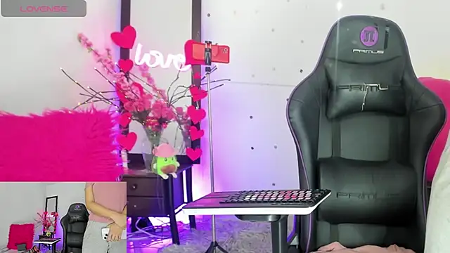 Snapshot of peachcam1 chatting on February 2026 06:59:02 PM peachcam1 online show from February 2026 06:59:02 PM