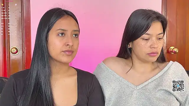 Snapshot of 2SummerLove1 chatting on March 2026 08:03:01 PM 2SummerLove1 online show from March 2026 08:03:01 PM