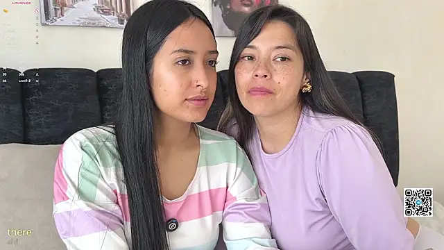 Snapshot of 2SummerLove1 chatting on March 2026 02:21:02 PM 2SummerLove1 online show from March 2026 02:21:02 PM