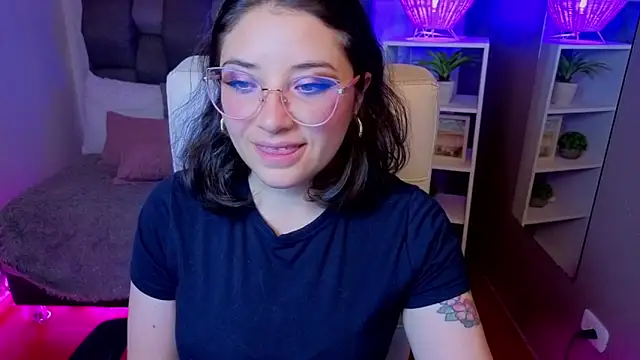 Snapshot of phoenixxxx777 chatting on August 2026 05:01:01 PM phoenixxxx777 online show from August 2026 05:01:01 PM