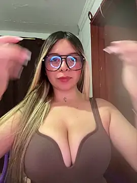 Snapshot of CristalGmez chatting on March 2026 03:30:02 AM CristalGmez online show from March 2026 03:30:02 AM