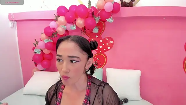 charlotte-11 online show from September 2025 03:16:02 PM