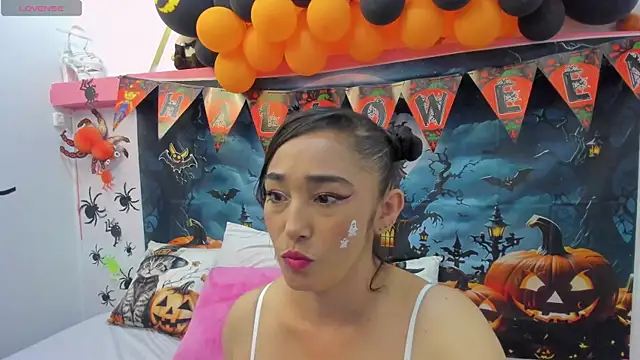 charlotte-11 online show from October 2025 03:55:01 PM