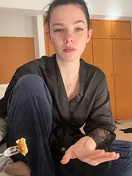 Snapshot of RoxiBlack chatting on February 2026 07:29:02 AM RoxiBlack online show from February 2026 07:29:02 AM