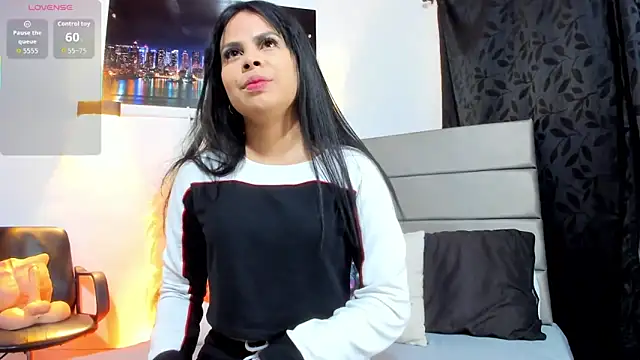 Julieta Coopeer  online show from June 2026 09:59:02 AM