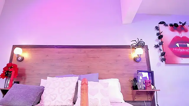 EmmaBakeer online show from October 2025 11:29:01 AM