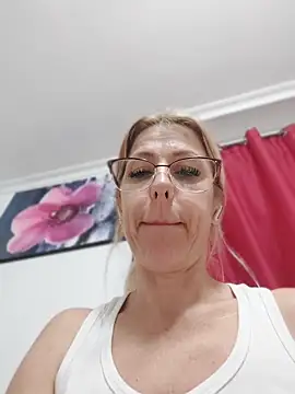 blondyruby online show from March 2026 09:33:01 PM