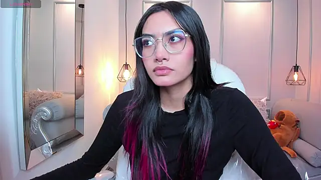 AzuraKindong online show from September 2025 07:18:02 PM