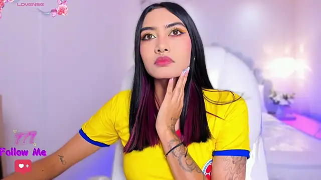 AzuraKindong online show from June 2026 07:12:02 PM