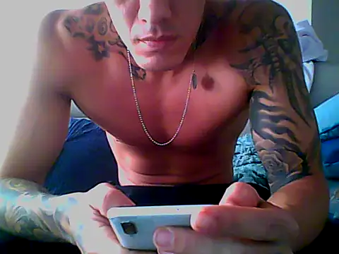 Snapshot of Skater29xx2 chatting on February 2025 06:16:01 PM Skater29xx2 online show from February 2025 06:16:01 PM