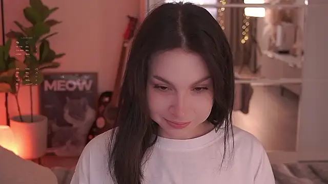 DramaQueennn  online show from February 2026 12:01:01 PM