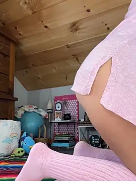 Snapshot of DanaeJustine chatting on October 2025 03:00:01 PM DanaeJustine online show from October 2025 03:00:01 PM