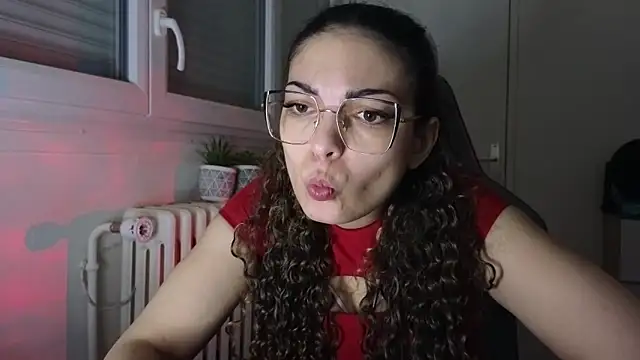 Snapshot of La_Nebulleuse-Nebulla chatting on December 2024 01:29:02 AM La Nebulleuse-Nebulla online show from December 2024 01:29:02 AM