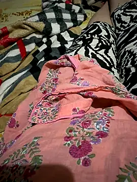 Snapshot of Meghnaaaaaa chatting on November 2025 02:04:01 PM Meghnaaaaaa online show from November 2025 02:04:01 PM