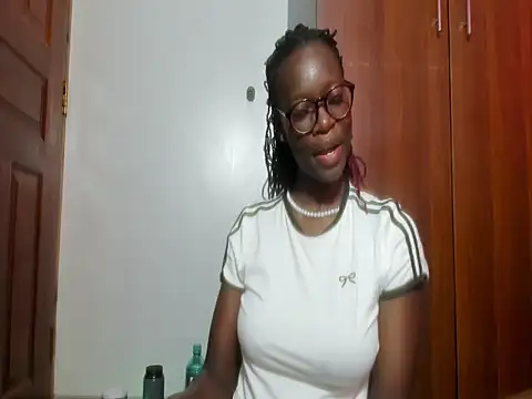 Snapshot of afro_pop chatting on December 2024 04:53:02 AM afro pop online show from December 2024 04:53:02 AM