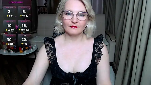 Snapshot of BlondeBrilliant7 chatting on December 2024 05:07:02 PM BlondeBrilliant7 online show from December 2024 05:07:02 PM