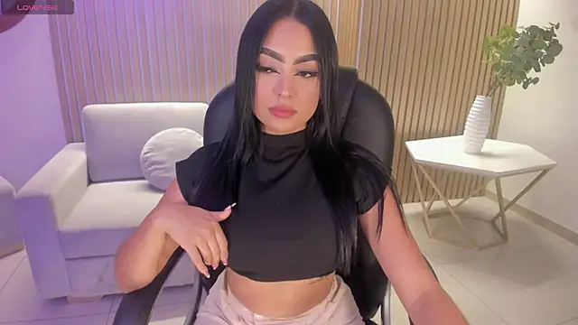 Snapshot of sarawinstone chatting on January 2025 07:41:02 PM sarawinstone online show from January 2025 07:41:02 PM