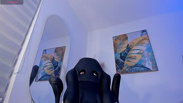 Snapshot of sarawinstone chatting on September 2025 12:43:01 AM sarawinstone online show from September 2025 12:43:01 AM