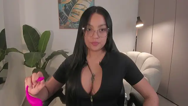 sarawinstone online show from February 2026 03:01:02 AM