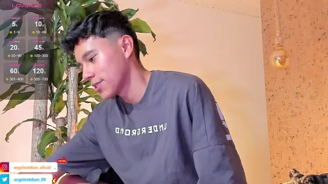 Snapshot of Angel_esteban_fx chatting on February 2025 10:48:02 AM Angel esteban fx online show from February 2025 10:48:02 AM