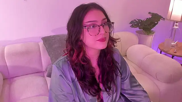 Snapshot of freya_bella_ chatting on December 2024 09:10:01 AM freya bella online show from December 2024 09:10:01 AM