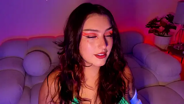 Snapshot of freya_bella_ chatting on January 2025 08:32:02 AM freya bella online show from January 2025 08:32:02 AM