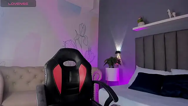 Snapshot of atenea_jones chatting on October 2025 02:48:01 PM atenea jones online show from October 2025 02:48:01 PM